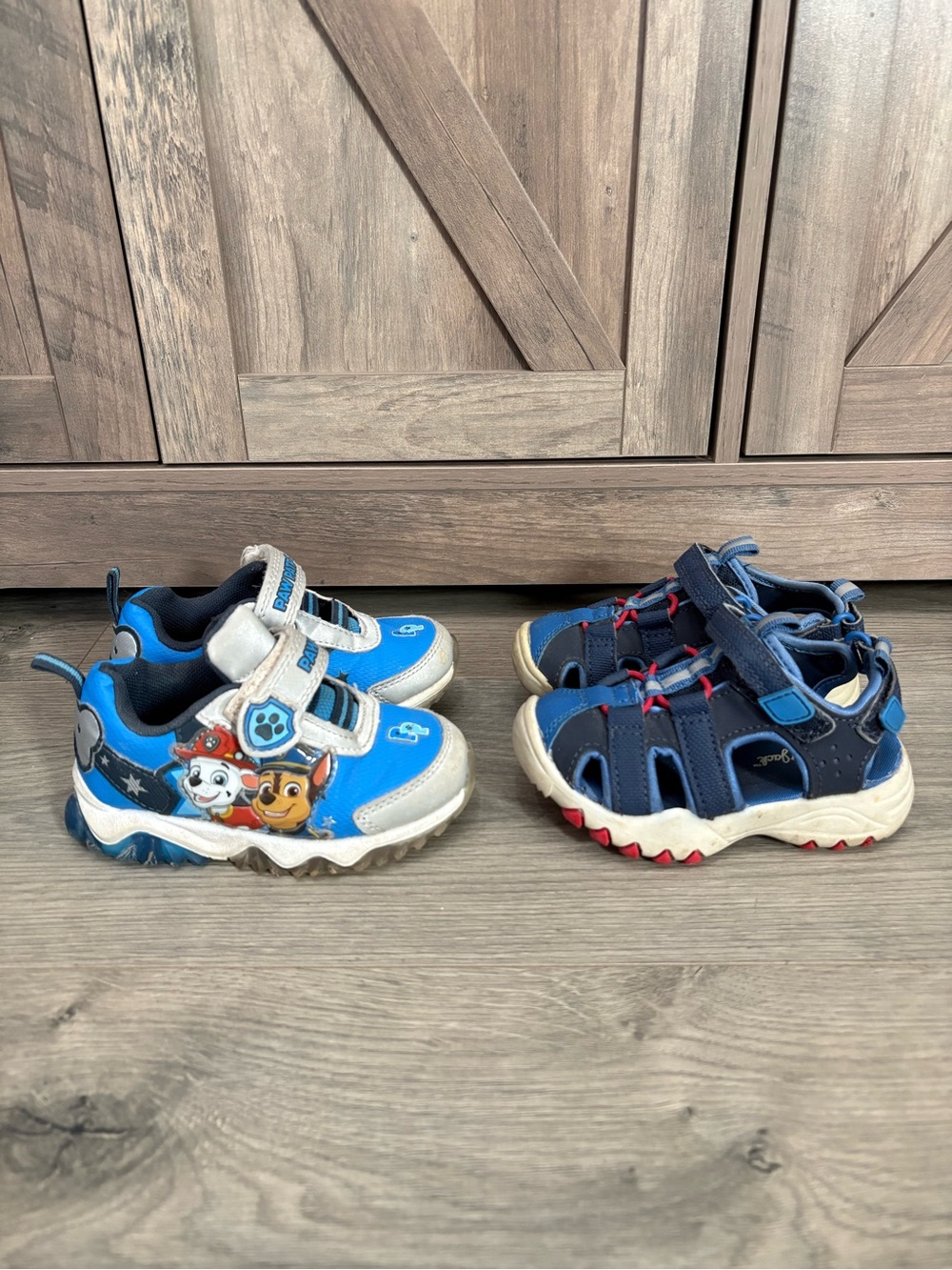 Toddler Boy Light Up Shoes Toe Closed Sandals Size 6 Paw Patrol Cat & Jack